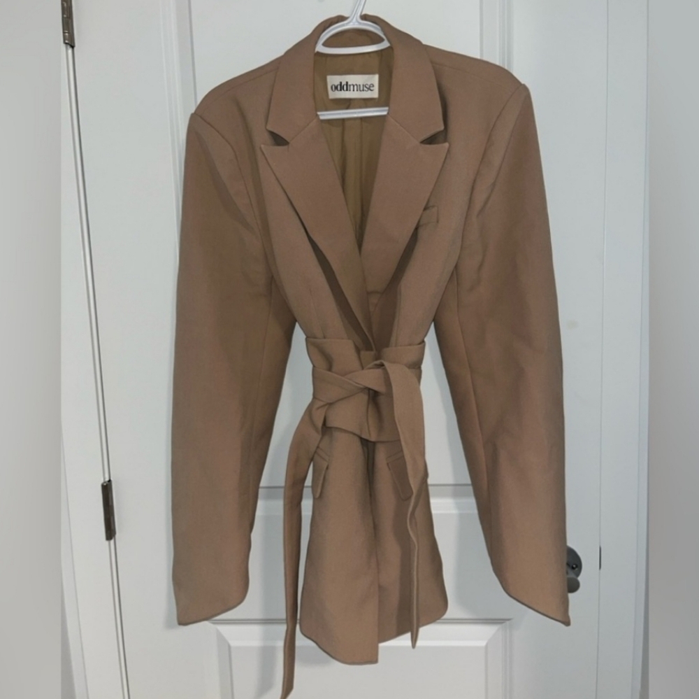 Odd Muse - ultimate muse camel blazer w/ additional belt XL